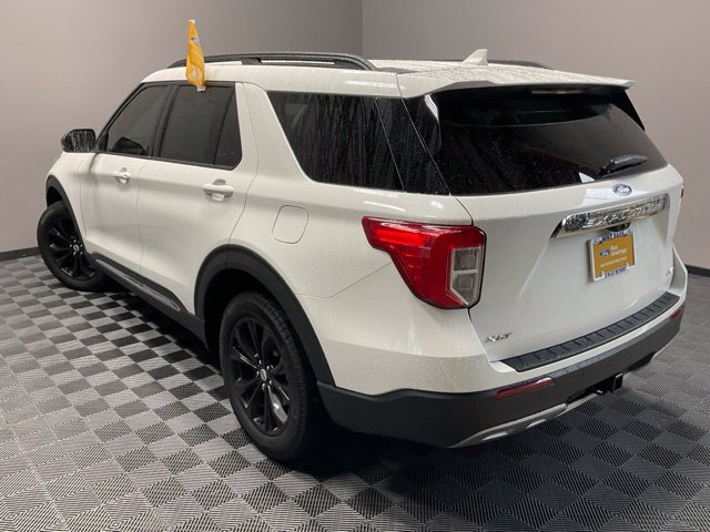 Used 2024 Ford Explorer XLT w/ Equipment Group 202A AWD/4WD image 9