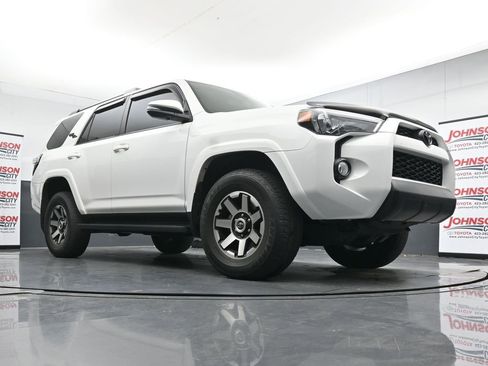 Used 2019 Toyota 4Runner TRD Off-Road Premium AWD/4WD image 18