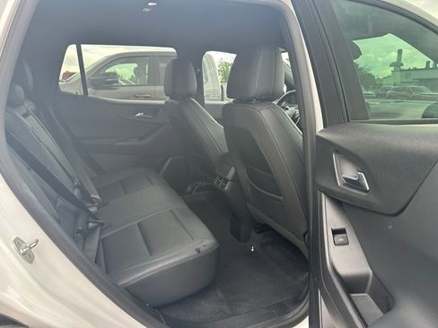 Certified 2025 Chevrolet Equinox LT w/ Convenience Package II FWD image 2