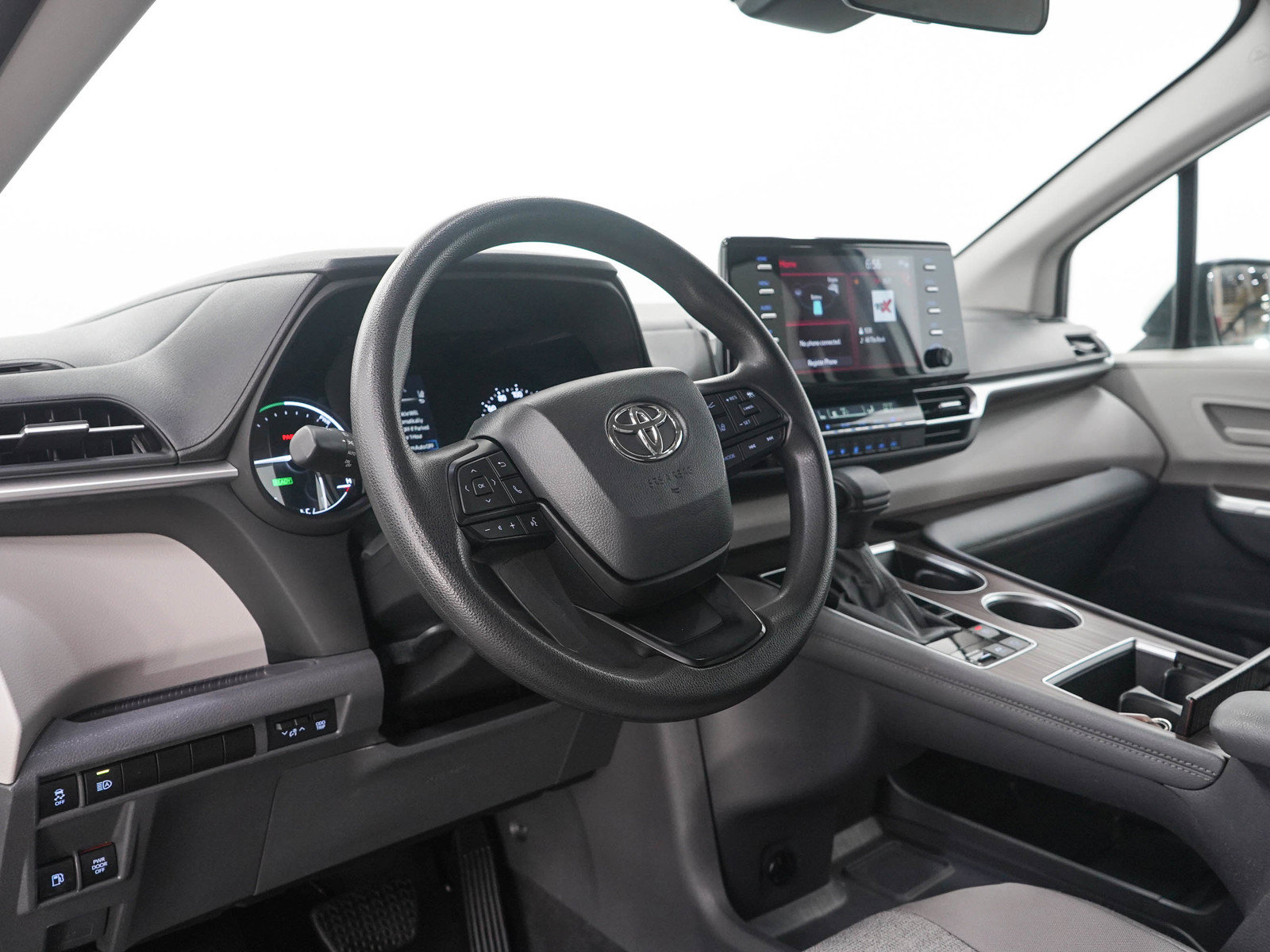 Used 2024 Toyota Sienna LE FWD image 24