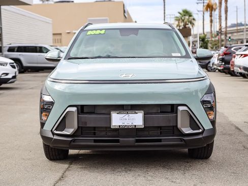 Used 2024 Hyundai Kona SEL FWD image 2
