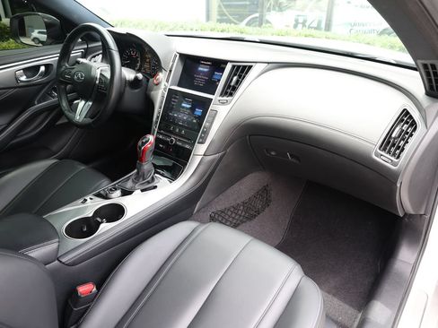 Used 2020 INFINITI Q60 3.0t Luxe w/ Cargo Package RWD image 18