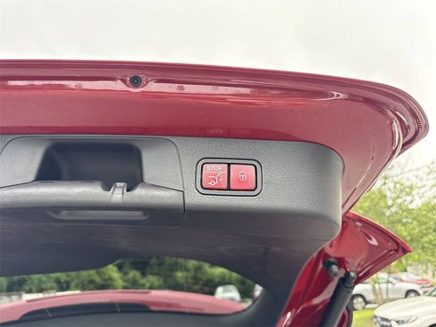 New 2025 Mercedes-Benz GLB 250 image 16