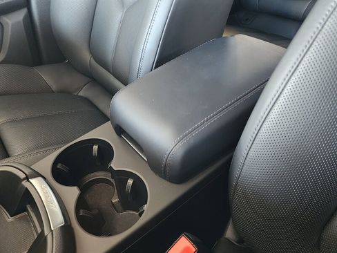 Used 2024 Porsche Macan w/ Premium Plus Package image 49