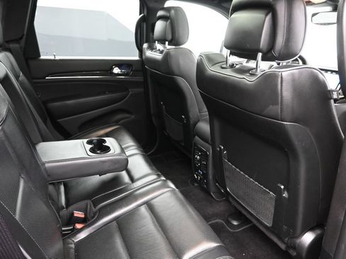 Used 2019 Jeep Grand Cherokee Overland AWD/4WD image 14
