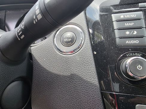 Used 2018 Nissan Rogue SL FWD image 14