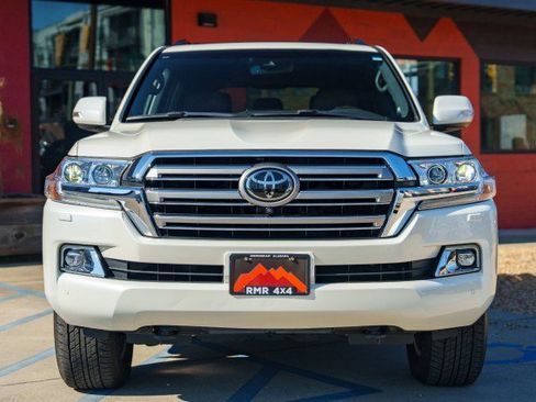 Used 2021 Toyota Land Cruiser image 2