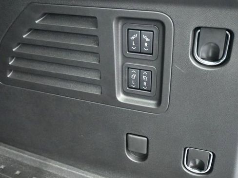 Used 2026 Chevrolet Traverse High Country FWD image 26