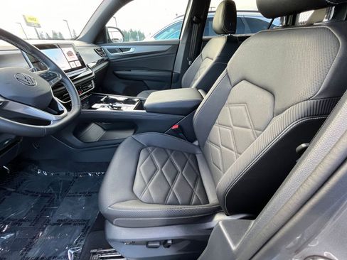 Used 2025 Volkswagen Atlas Cross Sport SE image 27