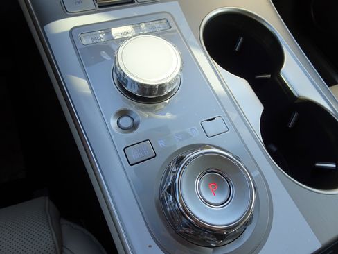 New 2026 Genesis GV70 2.5T Select image 16