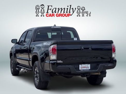 Used 2023 Toyota Tacoma TRD Off-Road w/ Technology Package AWD/4WD image 3
