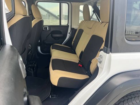 Used 2018 Jeep Wrangler Unlimited Sport S AWD/4WD image 20