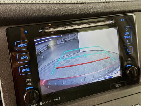 Used 2016 Toyota Sienna L image 15