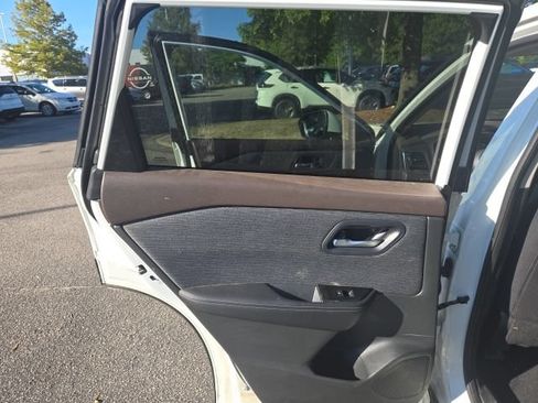 Certified 2023 Nissan Rogue SV AWD/4WD image 14