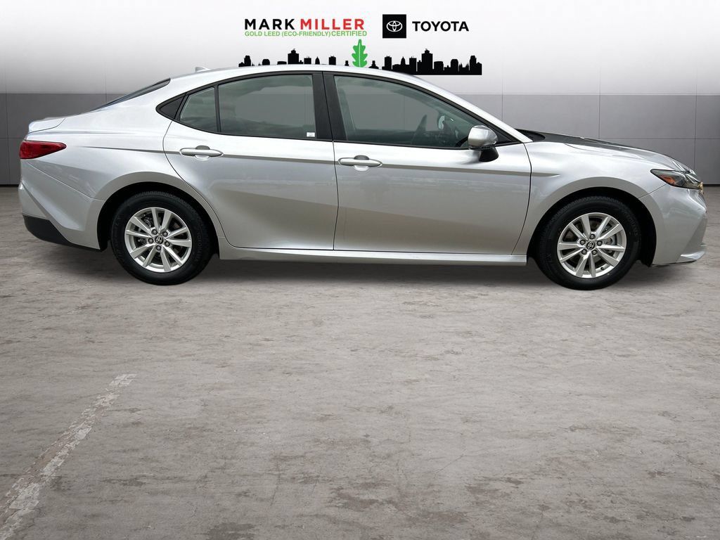 Used 2025 Toyota Camry LE FWD image 7