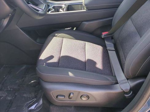 New 2026 Chevrolet Traverse LT w/ Driver Confidence Package FWD image 4