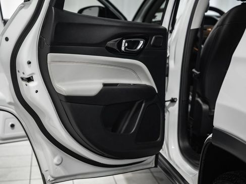 Used 2022 Jeep Compass Limited w/ Sun and Sound Group image 44