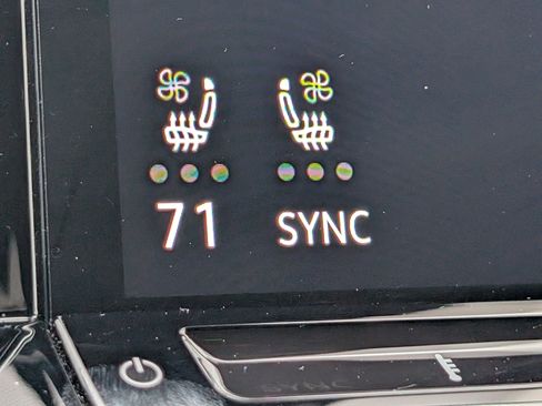 Used 2025 Volkswagen Atlas Cross Sport SE image 26