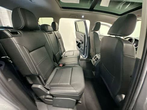 Certified 2023 Volkswagen Atlas SE w/ Panoramic Sunroof Package AWD/4WD image 25