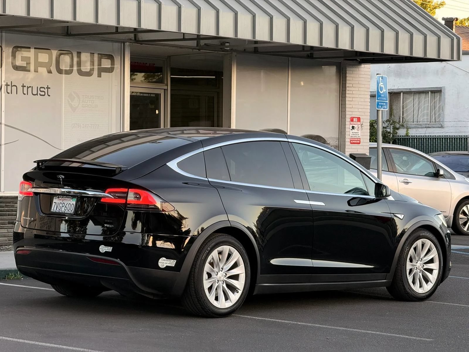 Used 2016 Tesla Model X 75D AWD/4WD image 9