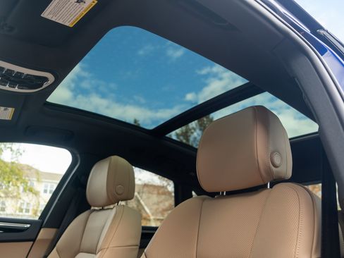 Certified 2026 Porsche Macan image 17