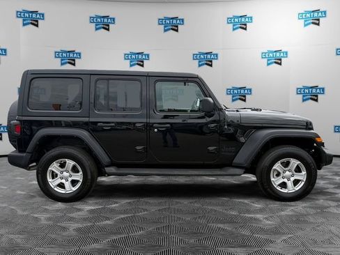 Used 2022 Jeep Wrangler Unlimited Sport AWD/4WD image 6