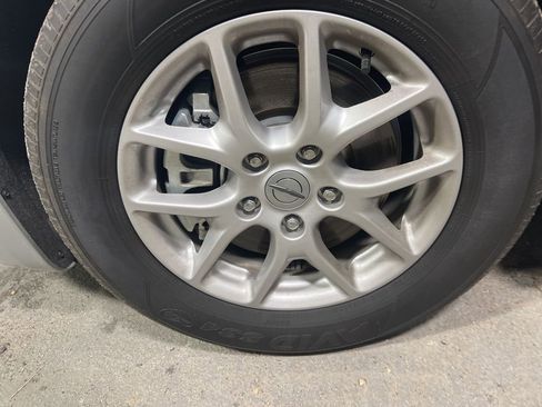 Used 2024 Chrysler Pacifica Touring-L image 34