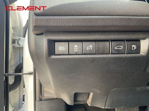 Used 2025 Toyota Camry LE image 14