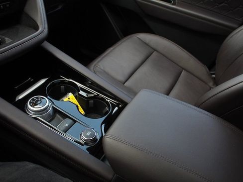 Used 2025 Ford Explorer Platinum w/ LUX Leather Package image 22