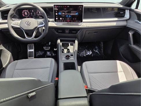 New 2026 Volkswagen Tiguan SE R-Line FWD image 13