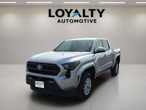 Certified 2025 Toyota Tacoma SR5 AWD/4WD image 1