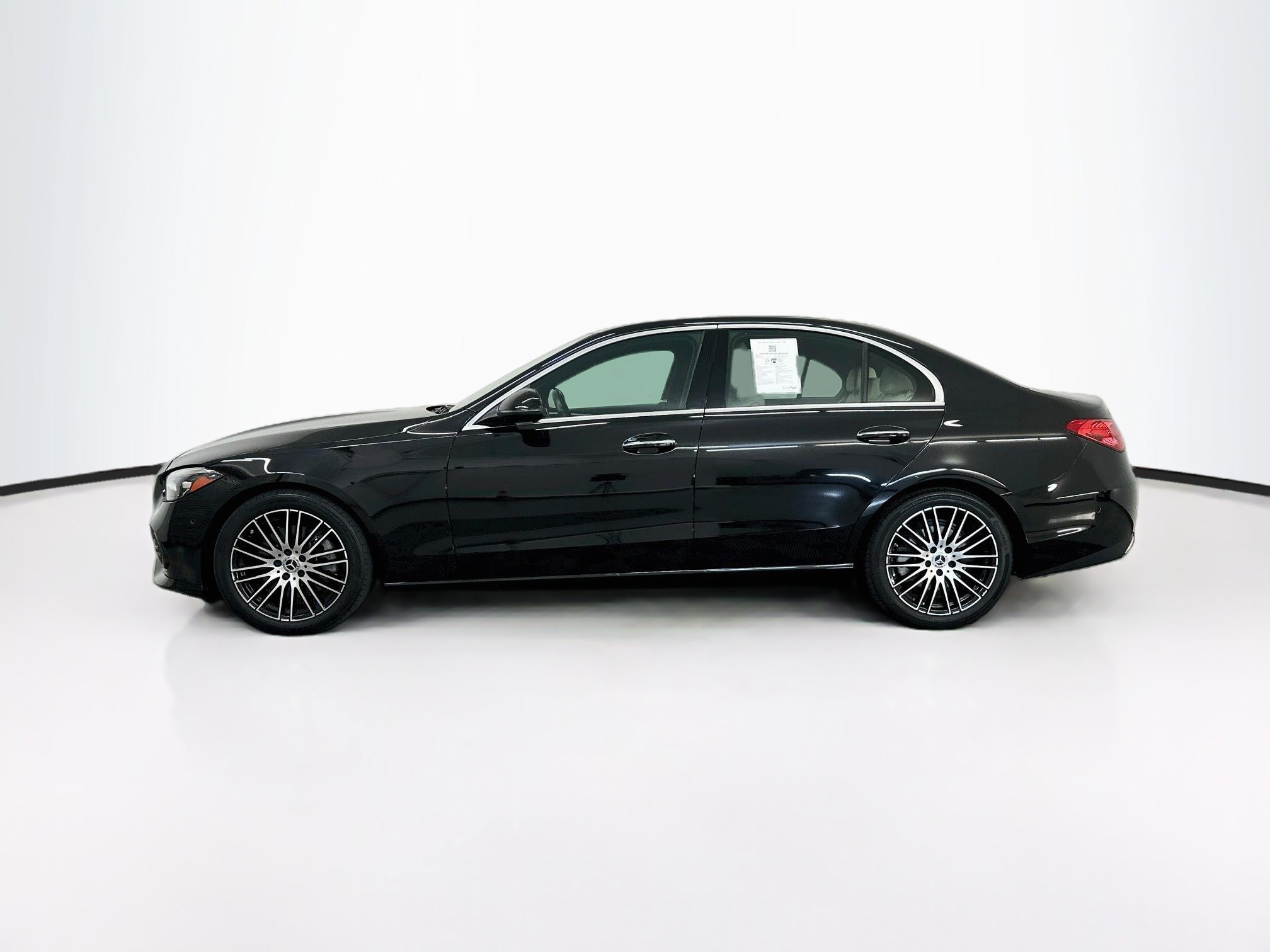 Used 2023 Mercedes-Benz C 300 4MATIC Sedan image 4