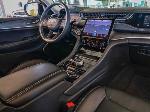 Used 2022 Jeep Grand Cherokee Limited 4xe image 42