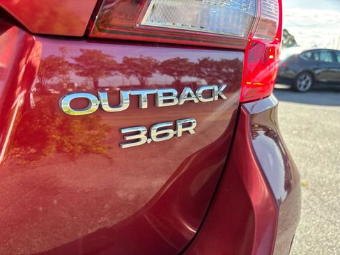 Used 2017 Subaru Outback 3.6R Limited AWD/4WD image 10