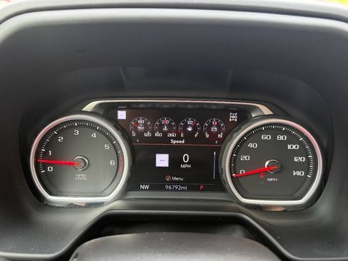 Used 2021 Chevrolet Suburban High Country AWD/4WD image 17