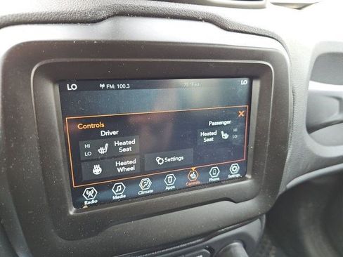 Used 2021 Jeep Renegade Latitude w/ Convenience Group AWD/4WD image 21