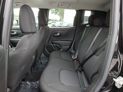 Used 2023 Jeep Renegade Latitude AWD/4WD image 10