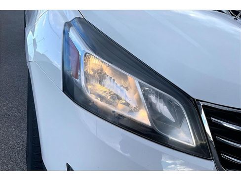 Used 2017 Chevrolet Traverse LT image 32