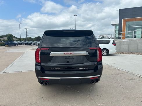 Used 2022 GMC Yukon XL Denali AWD/4WD image 4