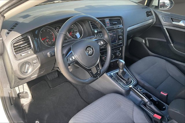 Used 2018 Volkswagen Golf S FWD image 11