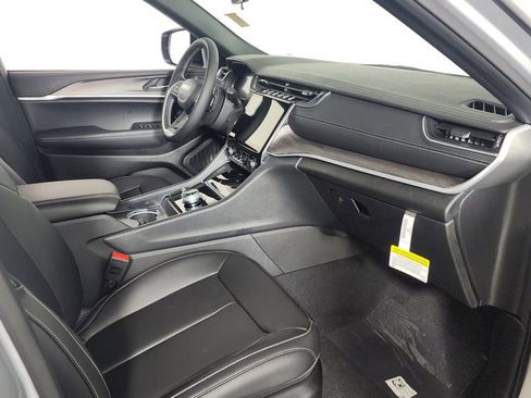 New 2025 Jeep Grand Cherokee Limited w/ Trailer Tow Package image 27