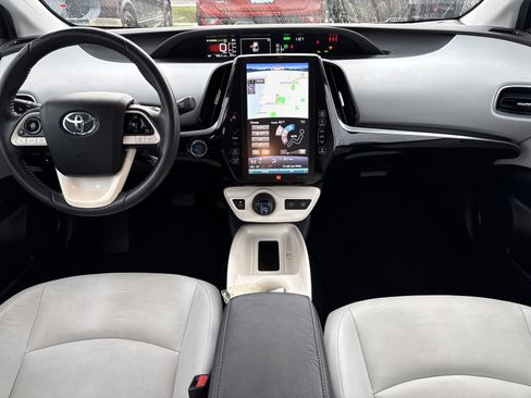 Used 2018 Toyota Prius Four Touring w/ Premium Convenience Package FWD image 17