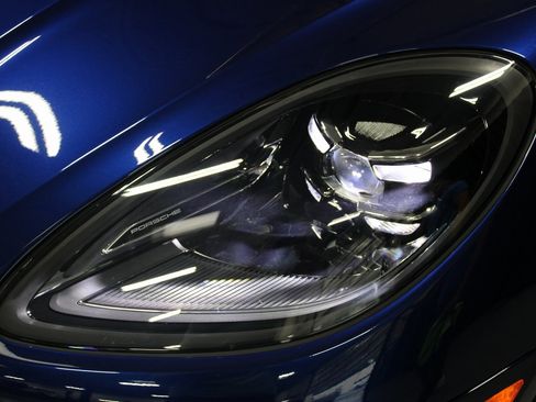 Certified 2025 Porsche Macan image 15