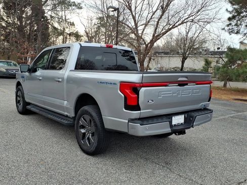 Used 2024 Ford F150 Lightning Lariat image 7