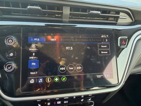 Used 2023 Chevrolet Bolt EUV LT w/ Comfort Package FWD image 11