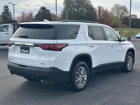 Used 2023 Chevrolet Traverse LT image 7