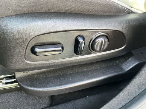 Used 2021 Chevrolet Equinox LS w/ LS Convenience Package AWD/4WD image 15