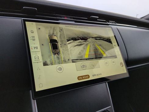 New 2026 Land Rover Range Rover SE image 30