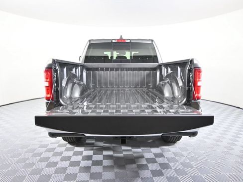 Used 2025 RAM 1500 Big Horn AWD/4WD image 6