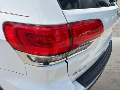 Used 2016 Jeep Grand Cherokee Laredo w/ Quick Order Package 23E AWD/4WD image 21